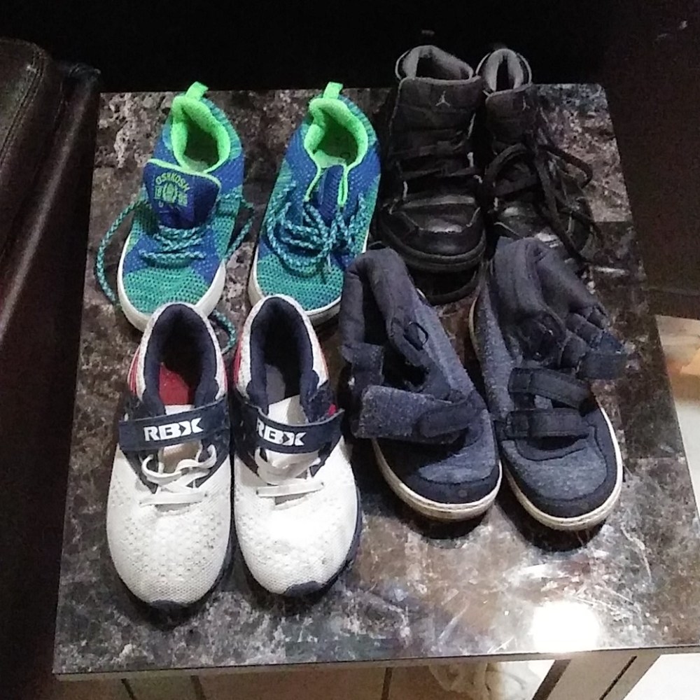 Boys shoes